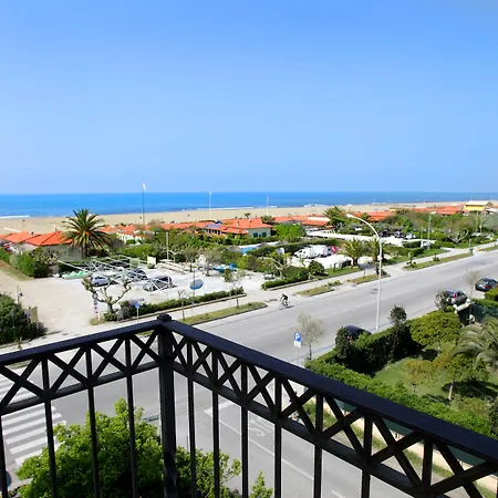 Arianna Hotel 3*